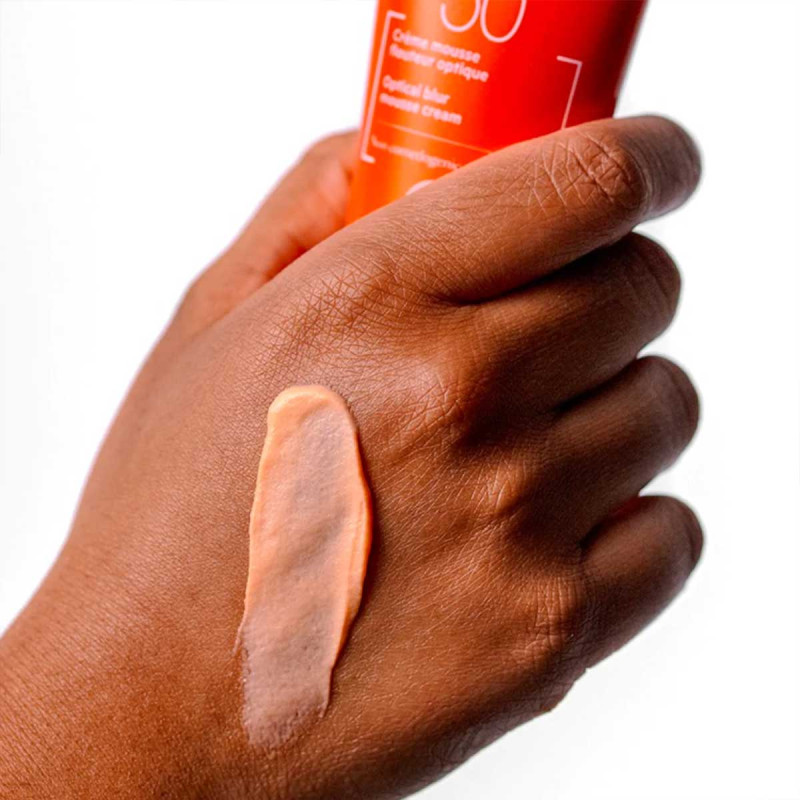 Crème solaire mousse flouteur teinté